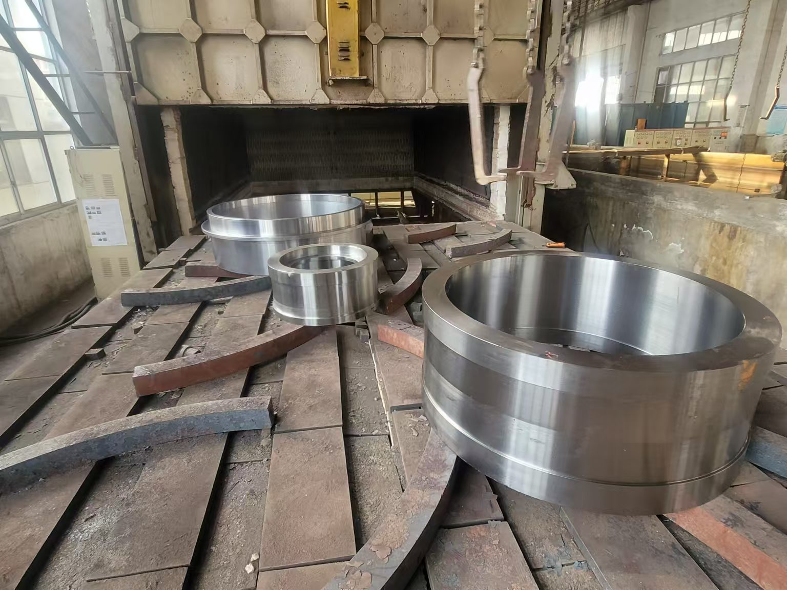 Cylinder Forgings 25CrMo4 42CrMo4 RIng Forgings