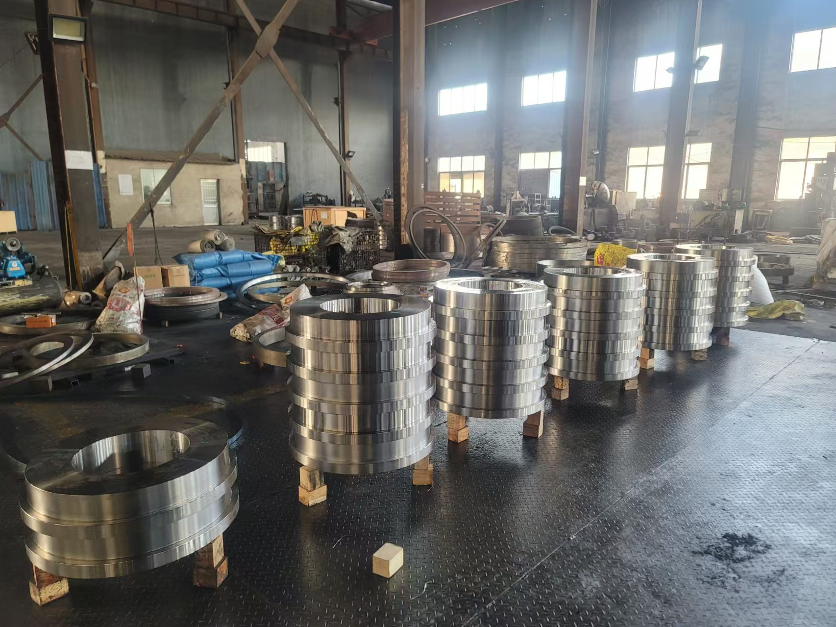 42CrMo4 Welding Neck Flanges From Big Forging Rings