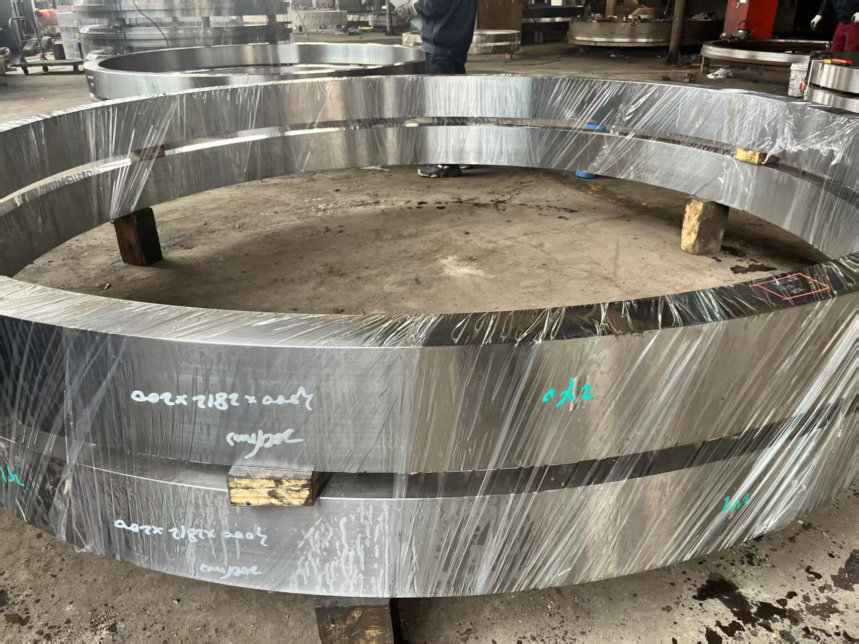 Q355D S355J2G3 Big Raceway Ring Forgings 1035 Ring Forging Flanges for Mixer Station 
