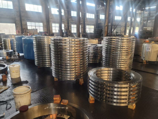 Factory Manufacturing 42CrMo Slewing Bearing Support Ring Forging