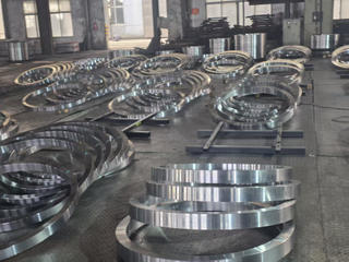 42CrMo4 Chinois Anneau sans soudure forgé en acier allié Fabricants