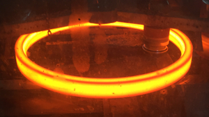 Anillo laminado en caliente sin costura de gran diámetro 42crmo4 4140 para rodamientos rotativos
