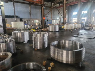 Max OD 5000mm 42CrMo Carbon Steel Forged Rings Rough Machined Q+T Heat Treatment