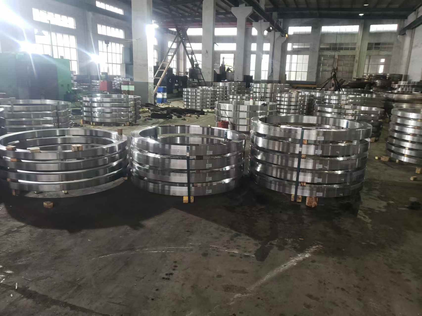 42CrMo4 EN19 EN24 Seamless Forged Rings for Bearings 