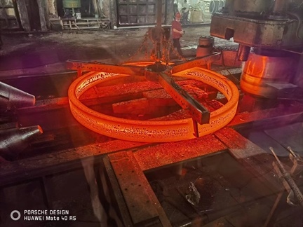 C45 Steel Heat Treated Inner and Outer Rings For Big Diameter Bearings