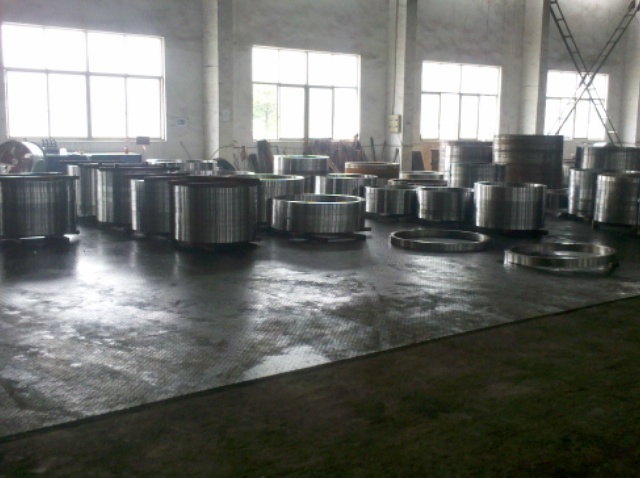 China Factory OEM 42CrMo4 C45 Forging Rings for Slewing Bearings 