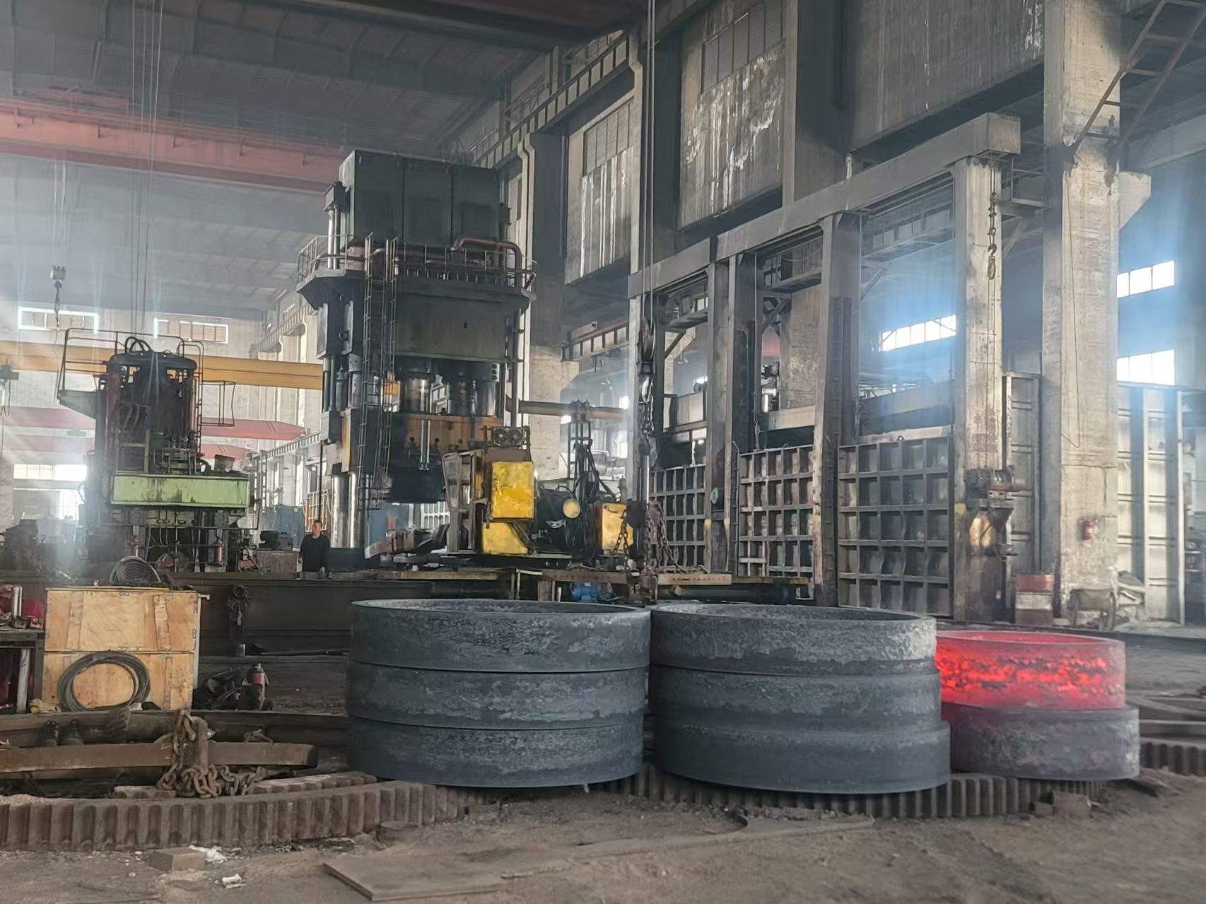 China Factory Flanges Ring Forgings Pipe Fittings 