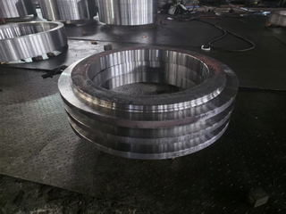 35CrMo Custom Large Diameter Rolling Steel Hot Forging Ring For Construction Machinery